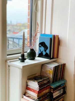 Alternative view of Virginia Woolf